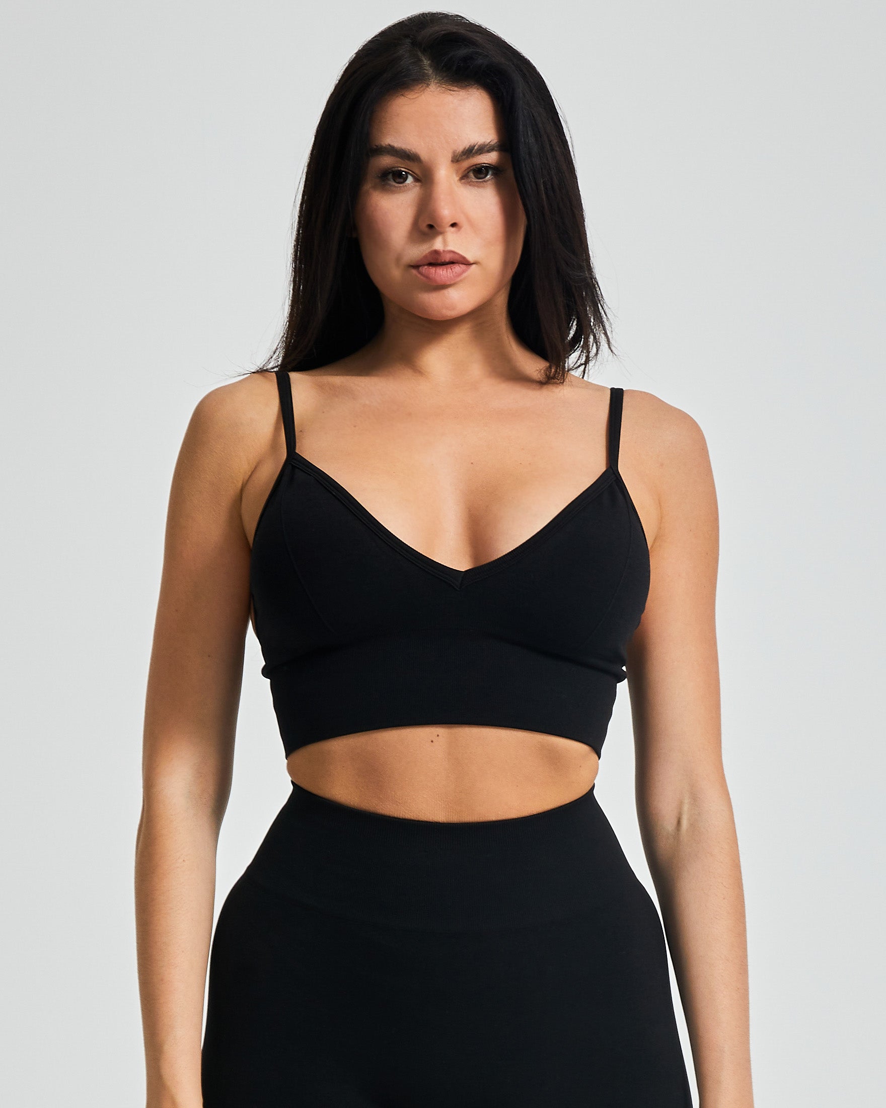 The V Sports Bra - Siyah