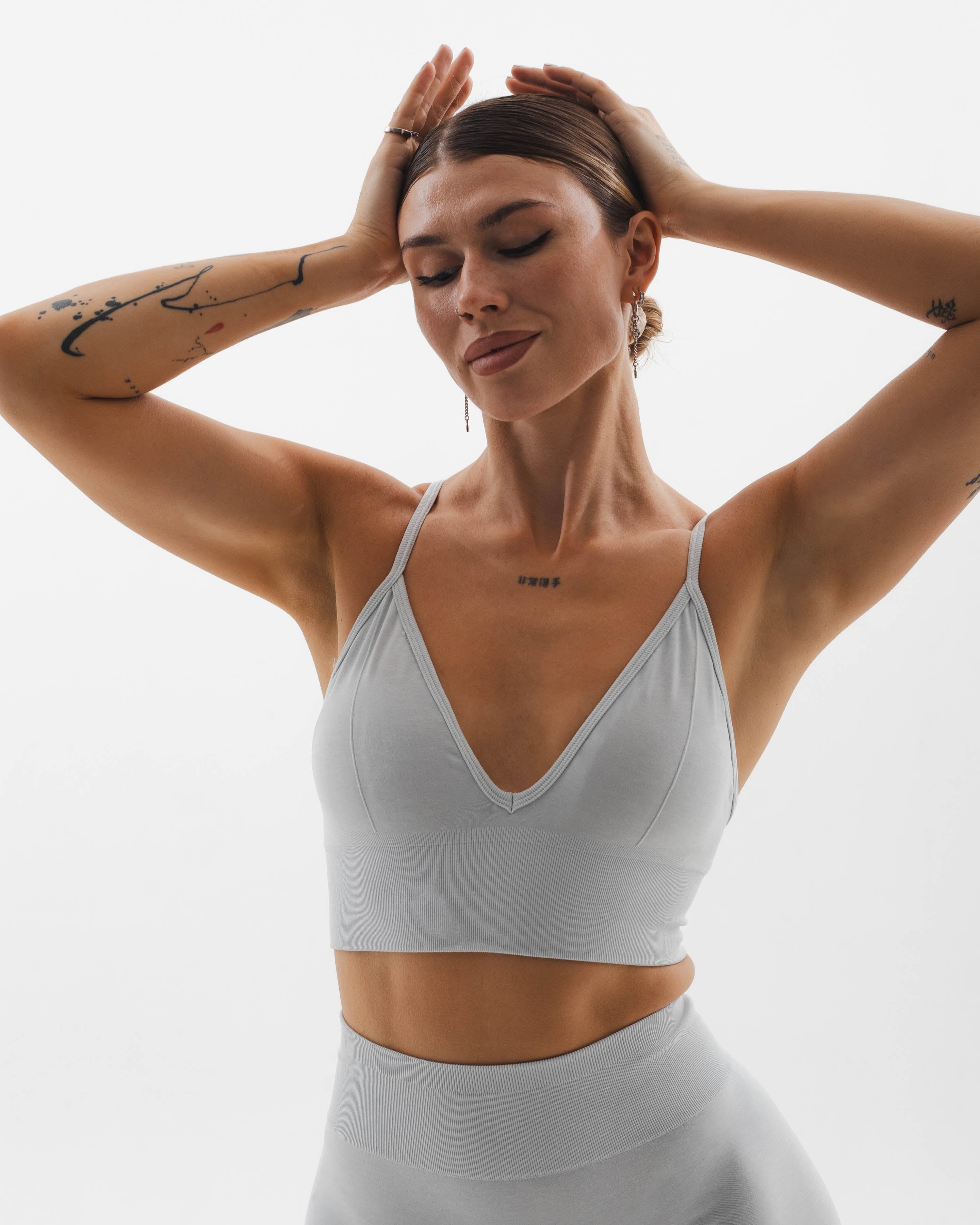 The V Sports Bra - Ice Gray