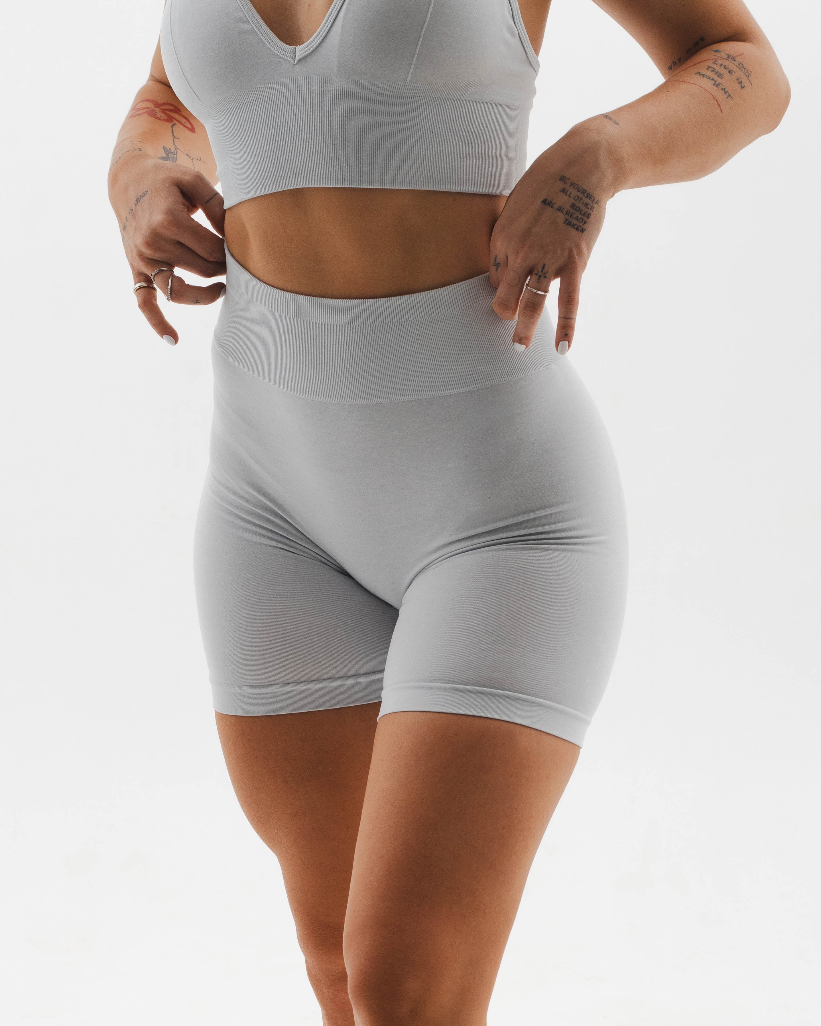 High Waist Scrunch Shorts - Ice Gray